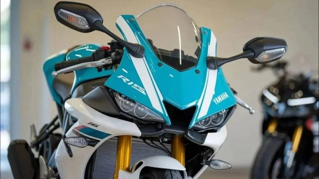 New 2026 Yamaha R15 V5